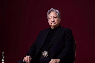Ngày mai, Thái tử Watanabe sẽ trở lại. Pol Pot vắng mặt vì chấn thương.
